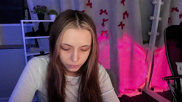 Snapshot of Sahara_Shields chatting on 03-11-25, 10:29 Sahara Shields online show from 03-11-25, 10:29