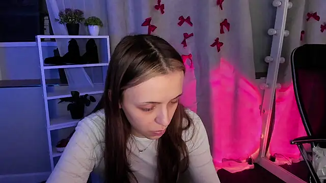 Snapshot of Sahara_Shields chatting on 03-11-25, 01:34 Sahara Shields online show from 03-11-25, 01:34