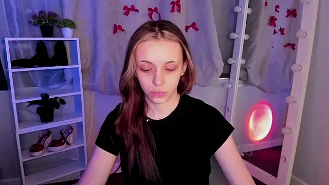 Snapshot of Sahara_Shields chatting on 03-13-25, 10:15 Sahara Shields online show from 03-13-25, 10:15