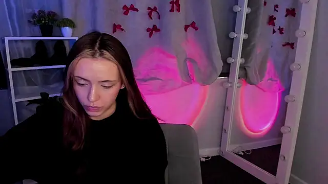 Snapshot of Sahara_Shields chatting on 03-13-25, 01:18 Sahara Shields online show from 03-13-25, 01:18