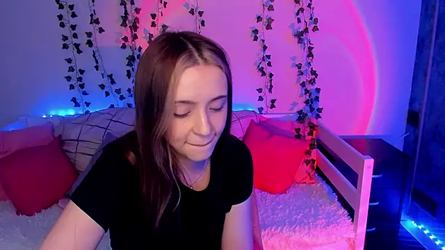 Snapshot of Sahara_Shields chatting on 03-14-25, 04:30 Sahara Shields online show from 03-14-25, 04:30