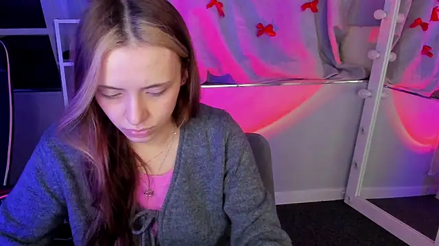 Snapshot of Sahara_Shields chatting on 03-20-25, 11:49 Sahara Shields online show from 03-20-25, 11:49