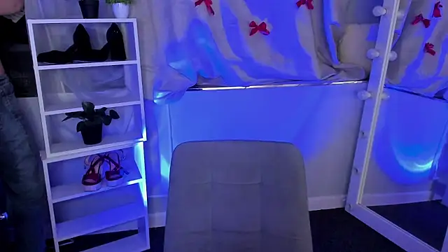 Snapshot of Sahara_Shields chatting on 03-21-25, 10:28 Sahara Shields online show from 03-21-25, 10:28