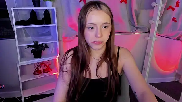 Snapshot of Sahara_Shields chatting on 03-21-25, 01:56 Sahara Shields online show from 03-21-25, 01:56