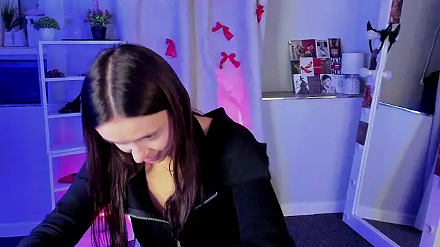 Snapshot of Sahara_Shields chatting on 09-11-25, 10:04 Sahara Shields online show from 09-11-25, 10:04