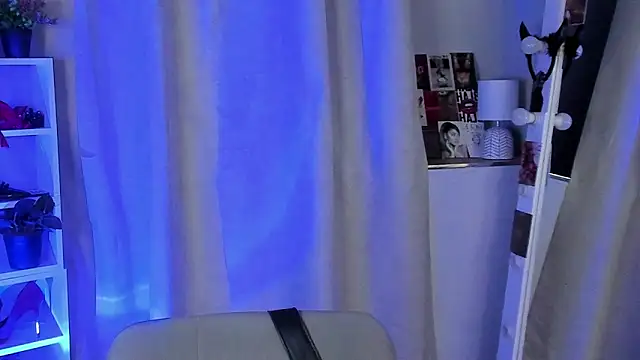 Snapshot of Sahara_Shields chatting on 09-30-25, 10:20 Sahara Shields online show from 09-30-25, 10:20