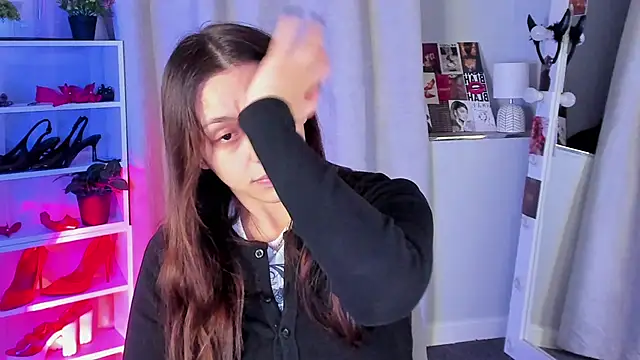 Snapshot of Sahara_Shields chatting on 10-15-25, 10:04 Sahara Shields online show from 10-15-25, 10:04