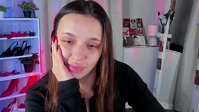 Snapshot of Sahara_Shields chatting on 10-18-25, 10:16 Sahara Shields online show from 10-18-25, 10:16