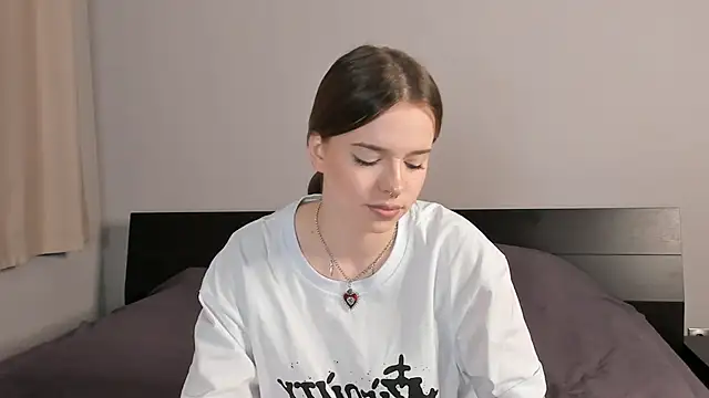 MonaClive online show from 01-19-25, 07:25