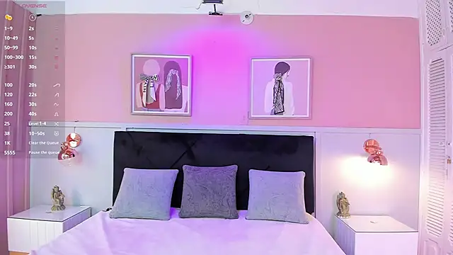 janna lopez  online show from 10-18-25, 03:31