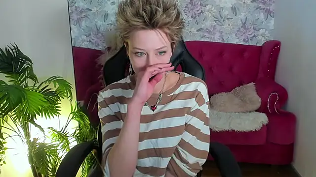 Snapshot of via_mayer_ chatting on 03-19-25, 02:57 via mayer online show from 03-19-25, 02:57