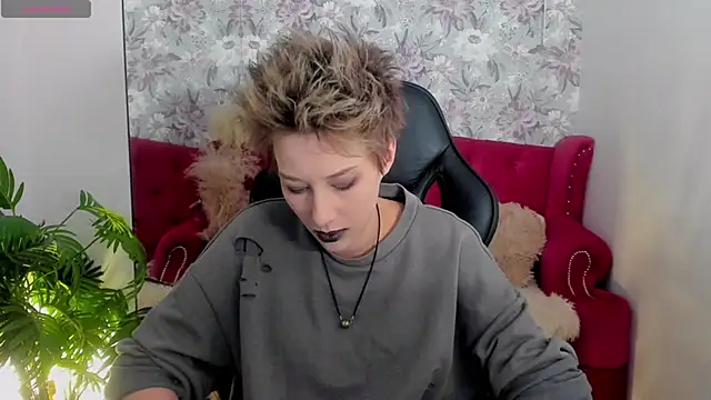 Snapshot of via_mayer_ chatting on 03-20-25, 11:45 via mayer online show from 03-20-25, 11:45