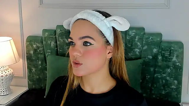 Snapshot of rutila_ford chatting on 02-18-25, 10:16 rutila ford online show from 02-18-25, 10:16