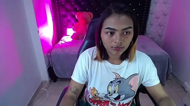 Snapshot of madelein_m chatting on 01-28-25, 04:52 madelein m online show from 01-28-25, 04:52