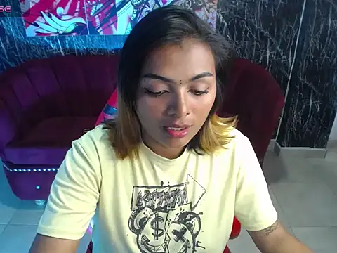 Snapshot of madelein_m chatting on 02-06-25, 06:56 madelein m online show from 02-06-25, 06:56