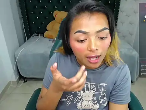 Snapshot of madelein_m chatting on 02-11-25, 10:28 madelein m online show from 02-11-25, 10:28