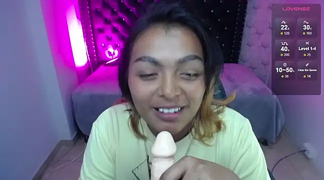 Snapshot of madelein_m chatting on 02-15-25, 03:28 madelein m online show from 02-15-25, 03:28