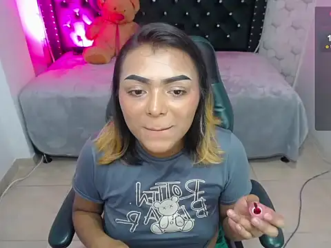 Snapshot of madelein_m chatting on 02-24-25, 07:19 madelein m online show from 02-24-25, 07:19