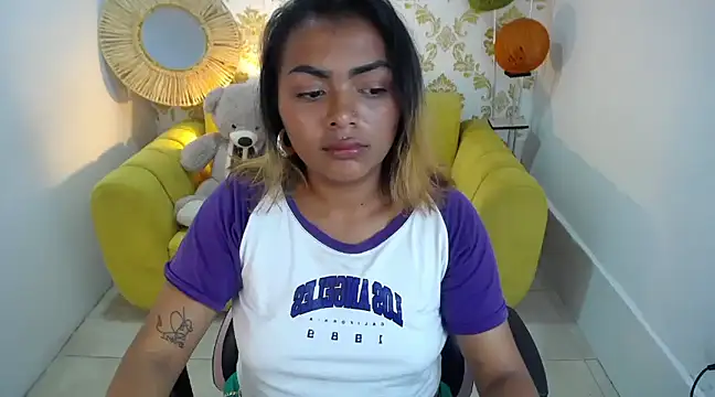 Snapshot of madelein_m chatting on 02-28-25, 10:28 madelein m online show from 02-28-25, 10:28