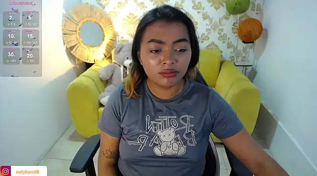 Snapshot of madelein_m chatting on 03-05-25, 06:56 madelein m online show from 03-05-25, 06:56