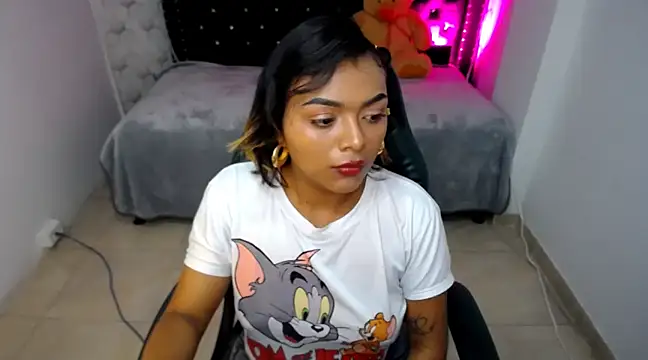 Snapshot of madelein_m chatting on 03-20-25, 01:04 madelein m online show from 03-20-25, 01:04