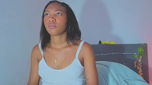 Snapshot of NoaBrowm chatting on 12-18-25, 12:17 NoaBrowm online show from 12-18-25, 12:17