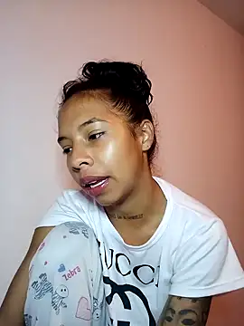 Miss sparkle00 online show from 02-02-25, 06:48