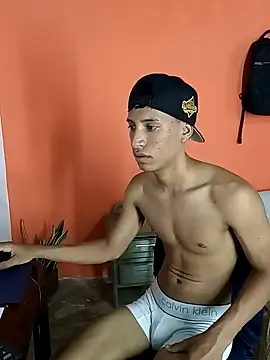 Snapshot of matteo_rivas chatting on 01-27-25, 05:04 matteo rivas online show from 01-27-25, 05:04