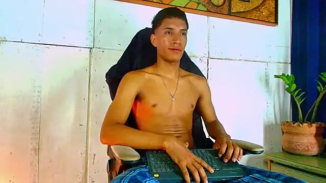 Snapshot of matteo_rivas chatting on 10-09-25, 10:19 matteo rivas online show from 10-09-25, 10:19