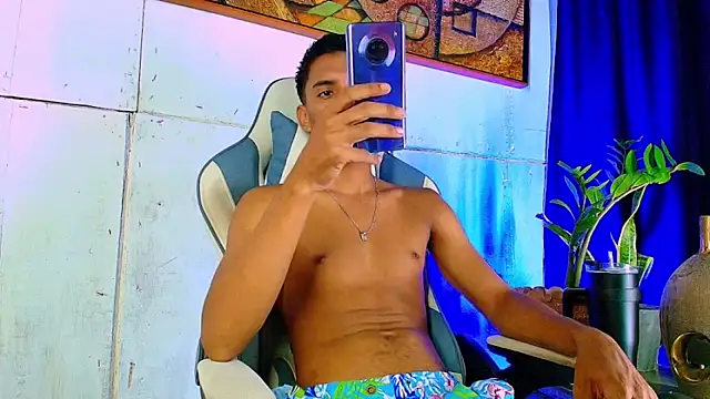 Snapshot of matteo_rivas chatting on 10-15-25, 02:55 matteo rivas online show from 10-15-25, 02:55