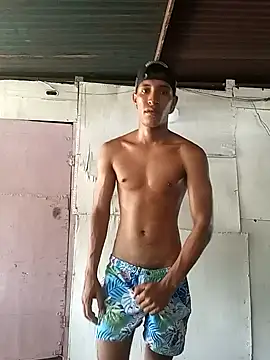 Snapshot of matteo_rivas chatting on 10-17-25, 03:25 matteo rivas online show from 10-17-25, 03:25