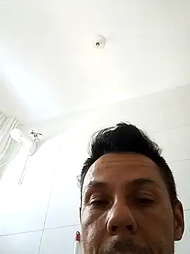 Snapshot of Santanacumxplod chatting on 01-14-25, 07:32 Santanacumxplod online show from 01-14-25, 07:32