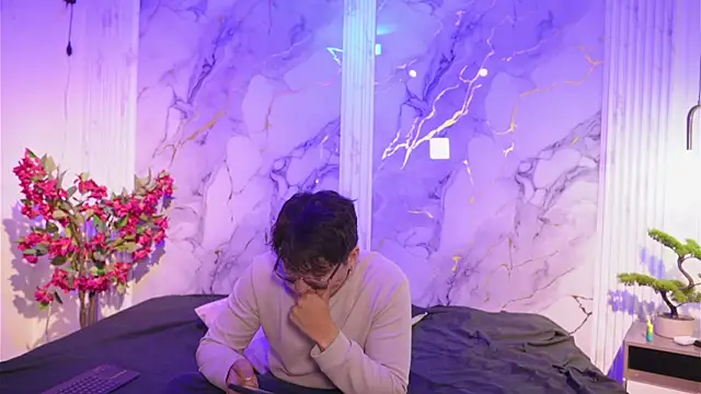 vanilla hot online show from 12-20-25, 08:49