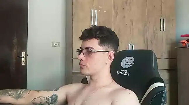 Dyllan   online show from 01-24-25, 06:04