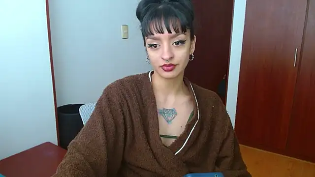Snapshot of ravenvancleef chatting on 01-30-25, 05:17 ravenvancleef online show from 01-30-25, 05:17