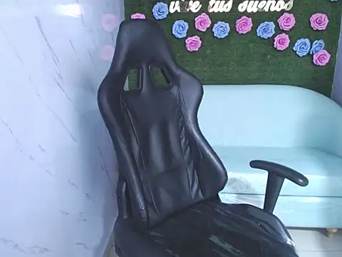 Snapshot of ravenvancleef chatting on 08-03-26, 02:54 ravenvancleef online show from 08-03-26, 02:54