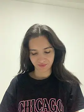 Bella still online show from 09-14-25, 01:21