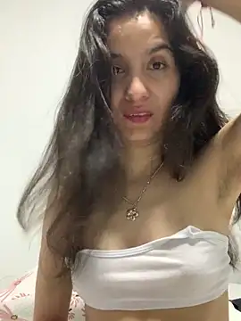 Bella still online show from 10-16-25, 01:23