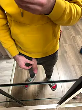 Klaus298 online show from 12-19-25, 04:03