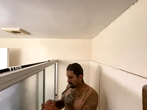 Snapshot of hornycouple818 chatting on 09-12-25, 05:40 hornycouple818 online show from 09-12-25, 05:40