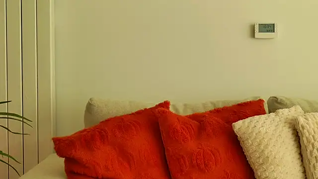 GoddessRoxana online show from 12-19-25, 12:23