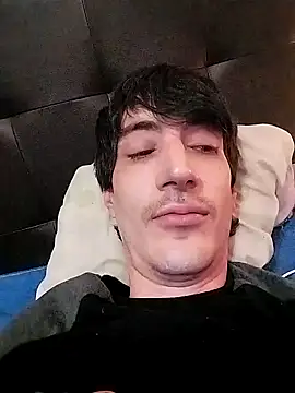 Snapshot of moutt99 chatting on 01-22-25, 02:15 moutt99 online show from 01-22-25, 02:15