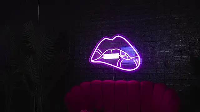 Snapshot of Annabellerise chatting on 09-17-25, 04:14 Annabellerise online show from 09-17-25, 04:14