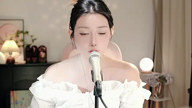 Dou-Dou-er online show from 11-12-25, 01:44