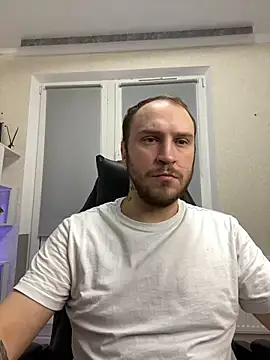 Snapshot of _XxX-XxX_ chatting on 03-04-25, 09:32  XxX-XxX  online show from 03-04-25, 09:32