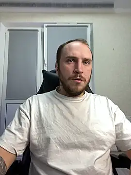 Snapshot of _XxX-XxX_ chatting on 03-08-25, 08:03  XxX-XxX  online show from 03-08-25, 08:03