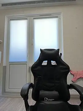 Snapshot of _XxX-XxX_ chatting on 03-19-25, 05:19  XxX-XxX  online show from 03-19-25, 05:19