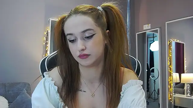 Eva Lovvia  online show from 01-21-25, 09:25