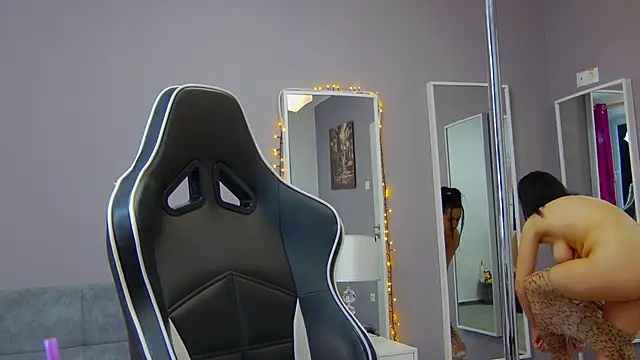 Eva Lovvia  online show from 01-31-25, 06:25