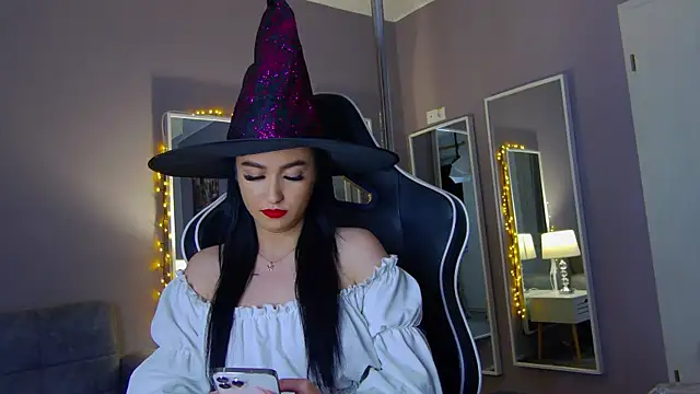 Eva Lovvia  online show from 02-07-25, 09:26